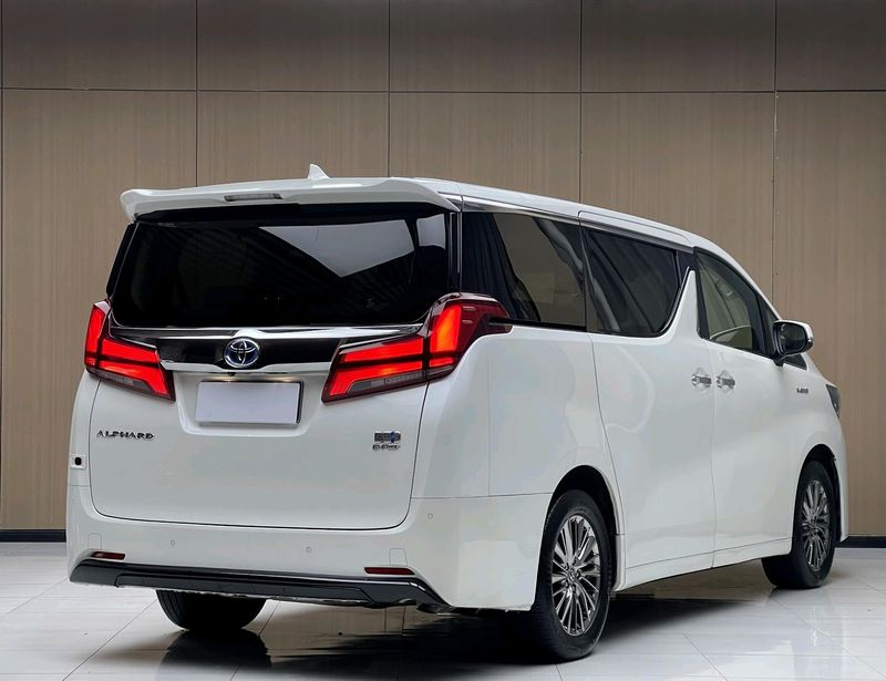 Alphard photo 3