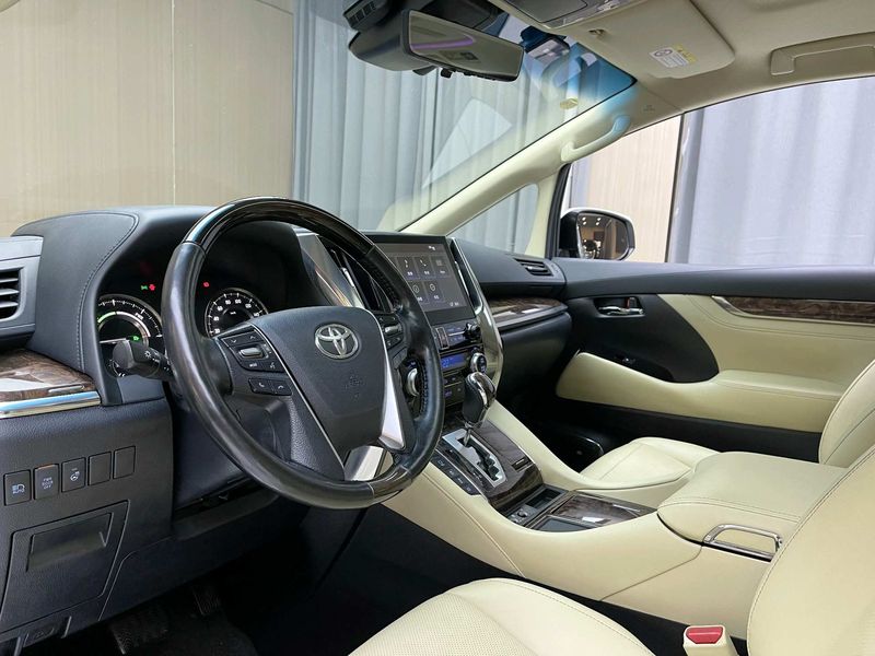 Alphard photo 4