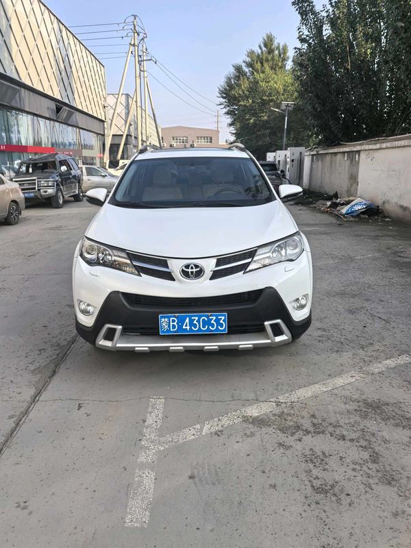 RAV4 photo 2