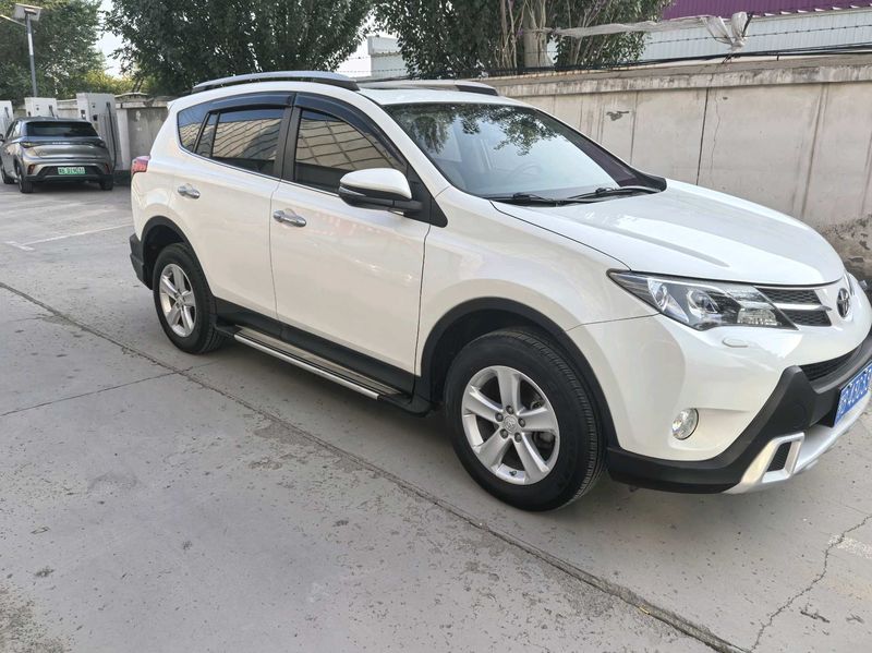 RAV4 photo 3