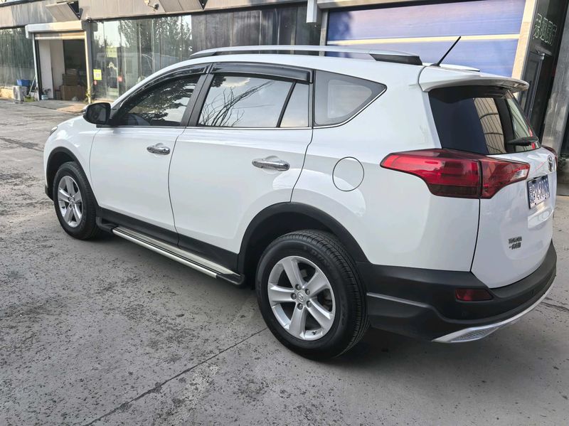 RAV4 photo 4