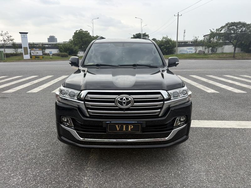 Land Cruiser photo 3