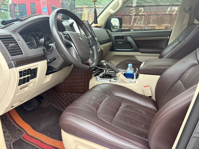 Land Cruiser photo 4