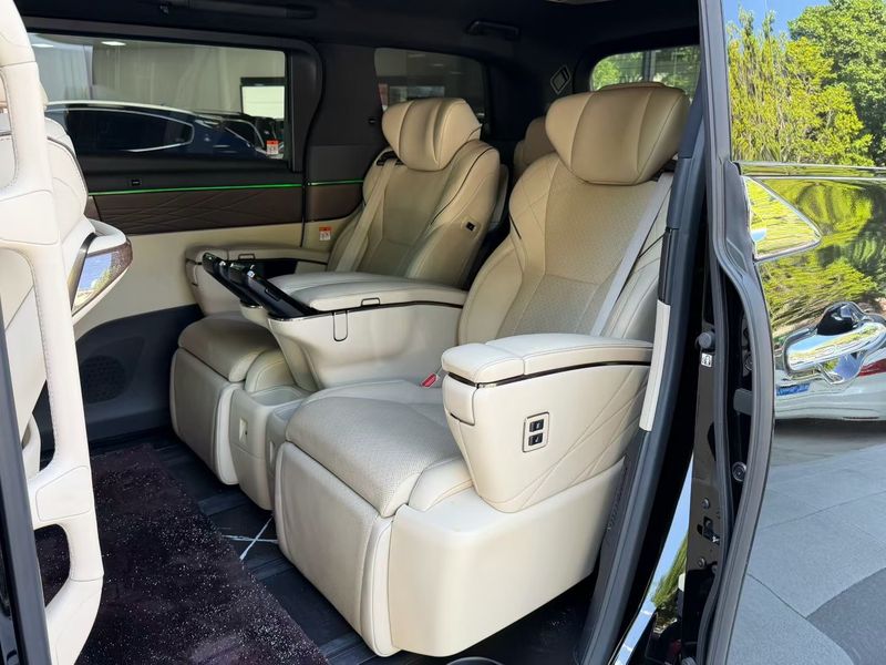 Alphard photo 5