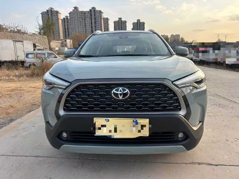 Corolla Cross photo 2