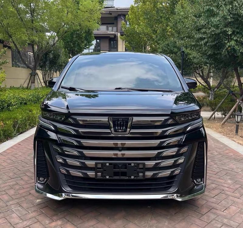 Vellfire photo 2