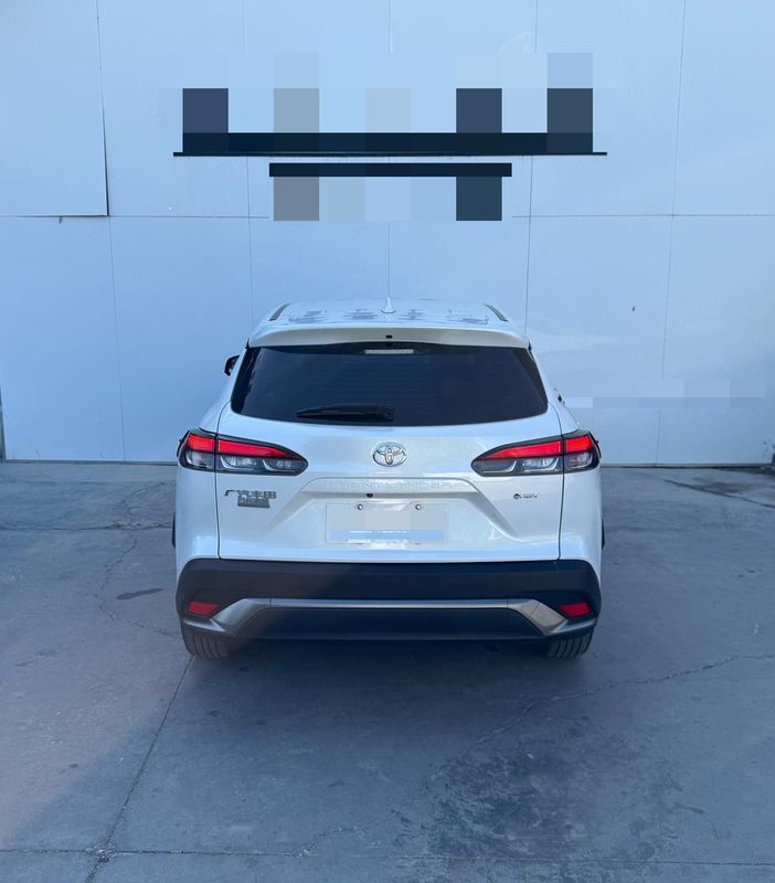 Corolla Cross photo 3
