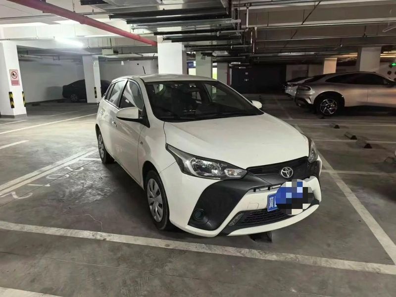 Yaris photo 2