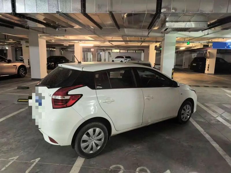 Yaris photo 3