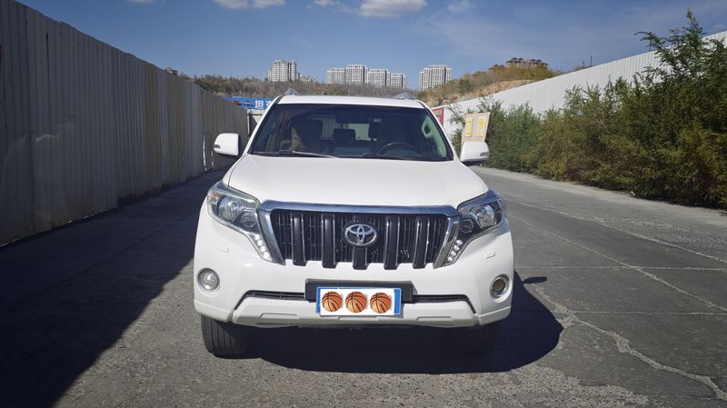 Land Cruiser Prado photo 2