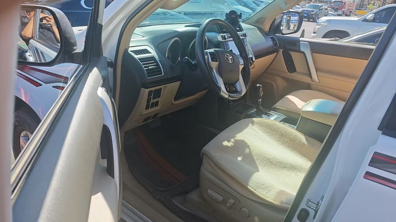 Land Cruiser Prado photo 4