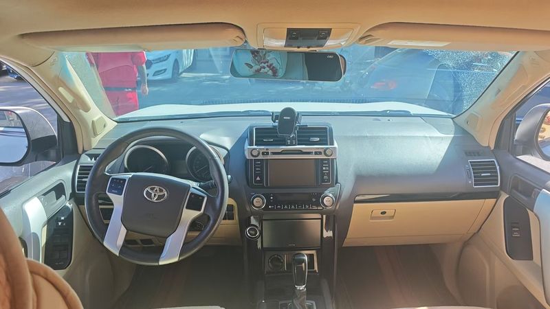 Land Cruiser Prado photo 5