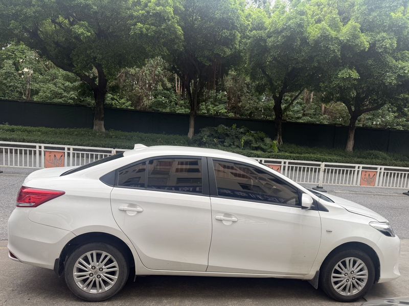 Vios photo 5