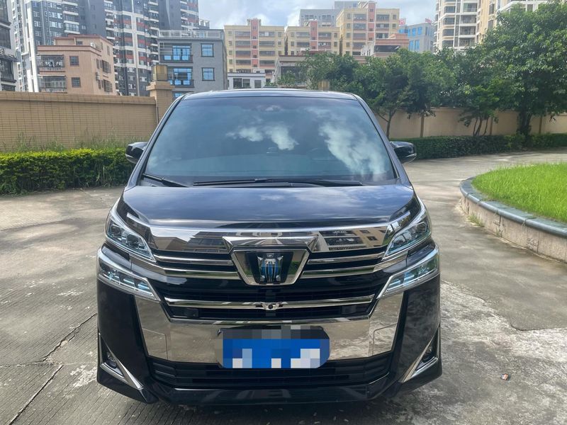 Vellfire photo 3