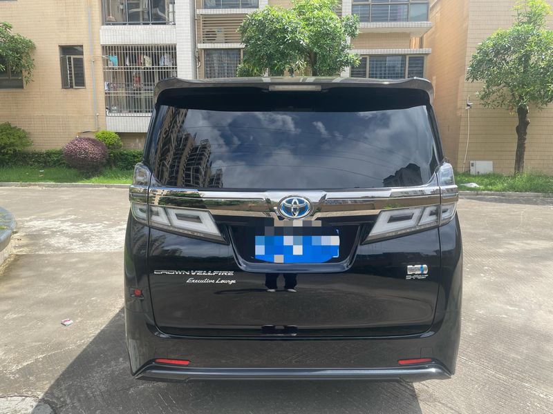 Vellfire photo 4