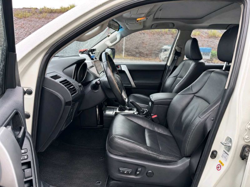 Land Cruiser Prado photo 4