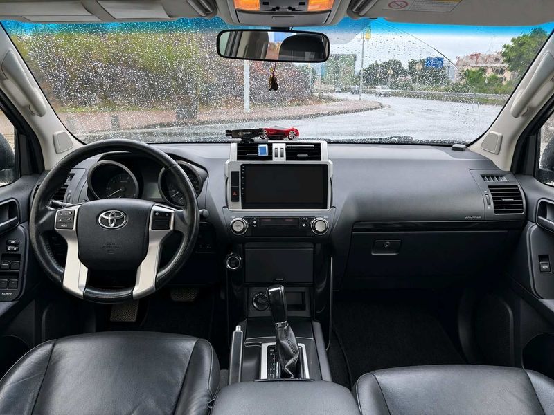 Land Cruiser Prado photo 5