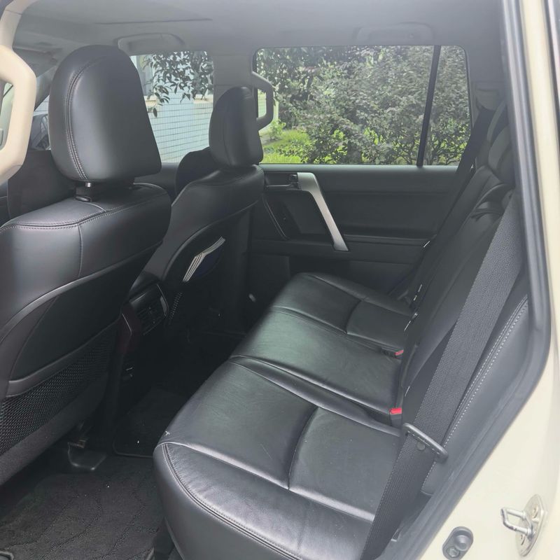 Land Cruiser Prado photo 4