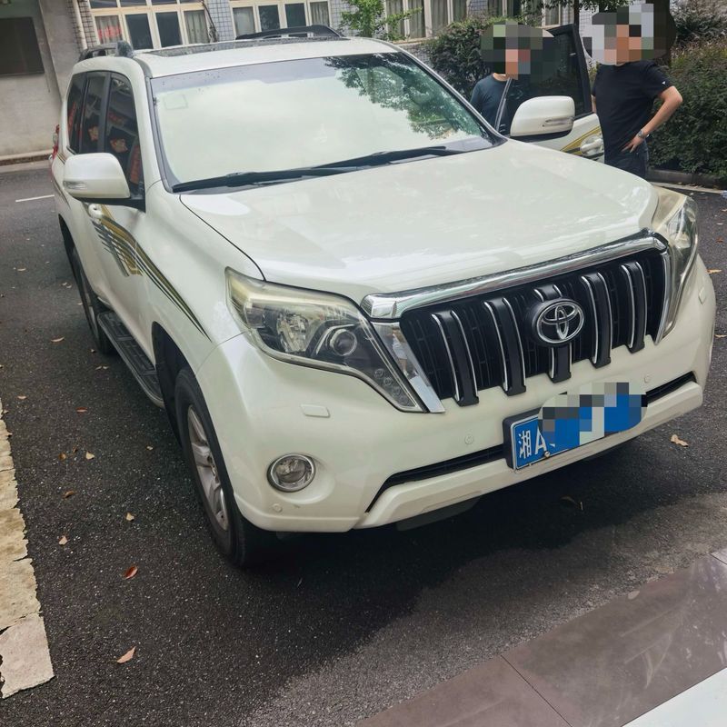 Land Cruiser Prado photo 5