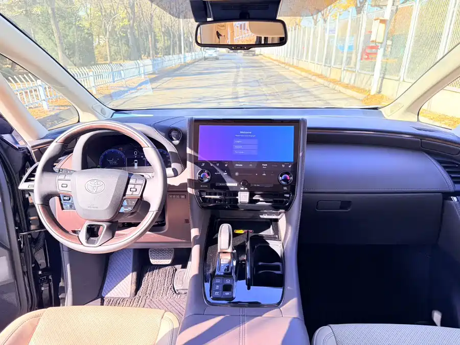 Toyota Alphard photo 4