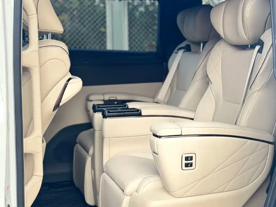 Toyota Alphard photo 6