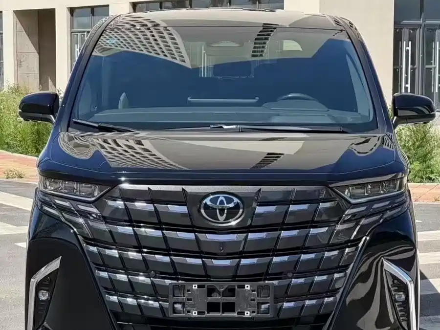 Toyota Alphard photo 2