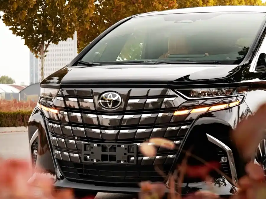 Toyota Alphard photo 6