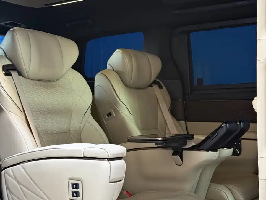 Toyota Alphard photo 10