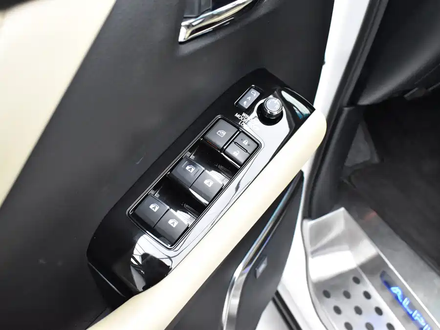 Toyota Alphard photo 15
