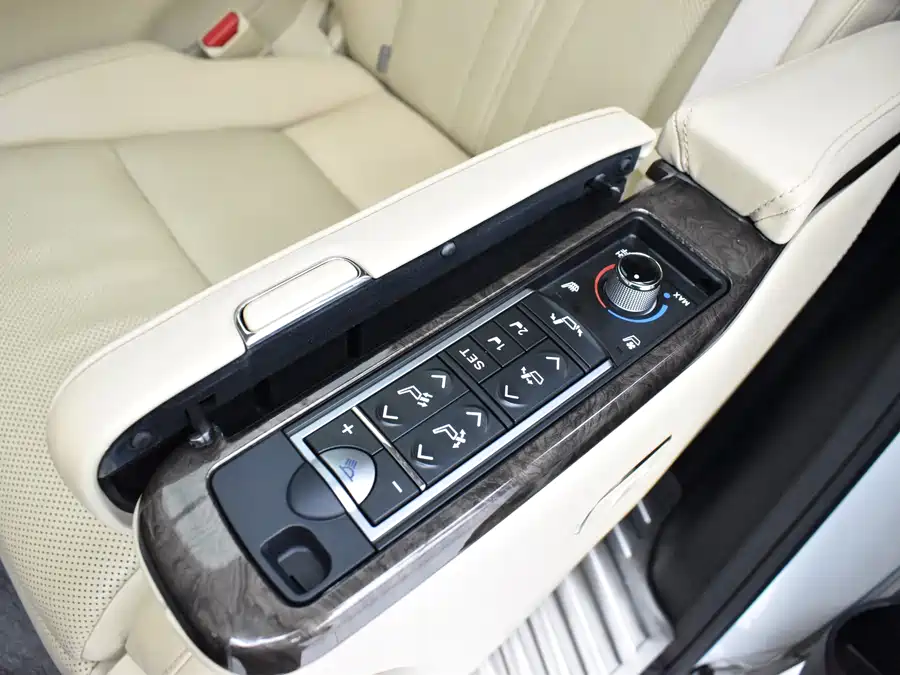 Toyota Alphard photo 19