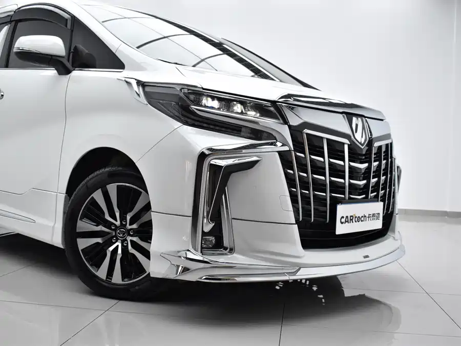Toyota Alphard photo 5