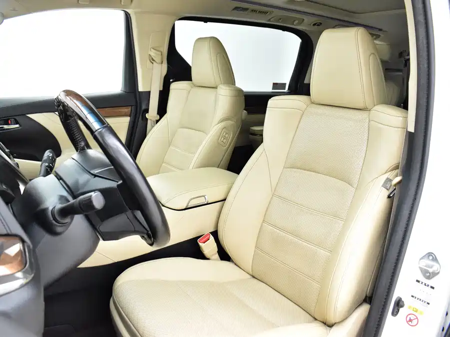 Toyota Alphard photo 15