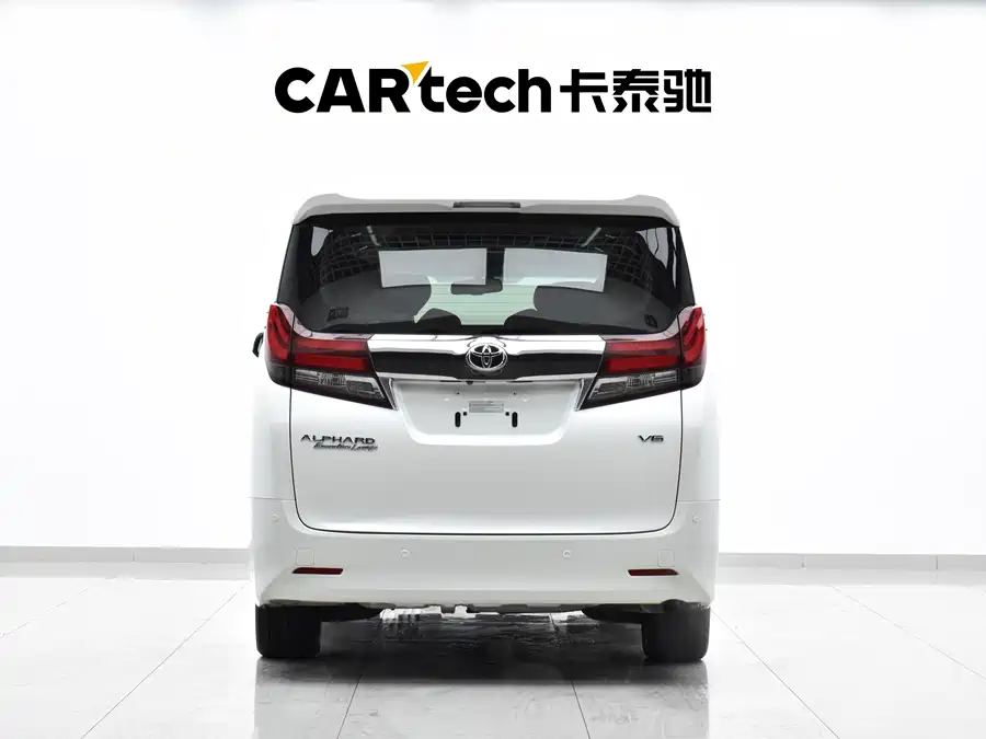 Toyota Alphard photo 23