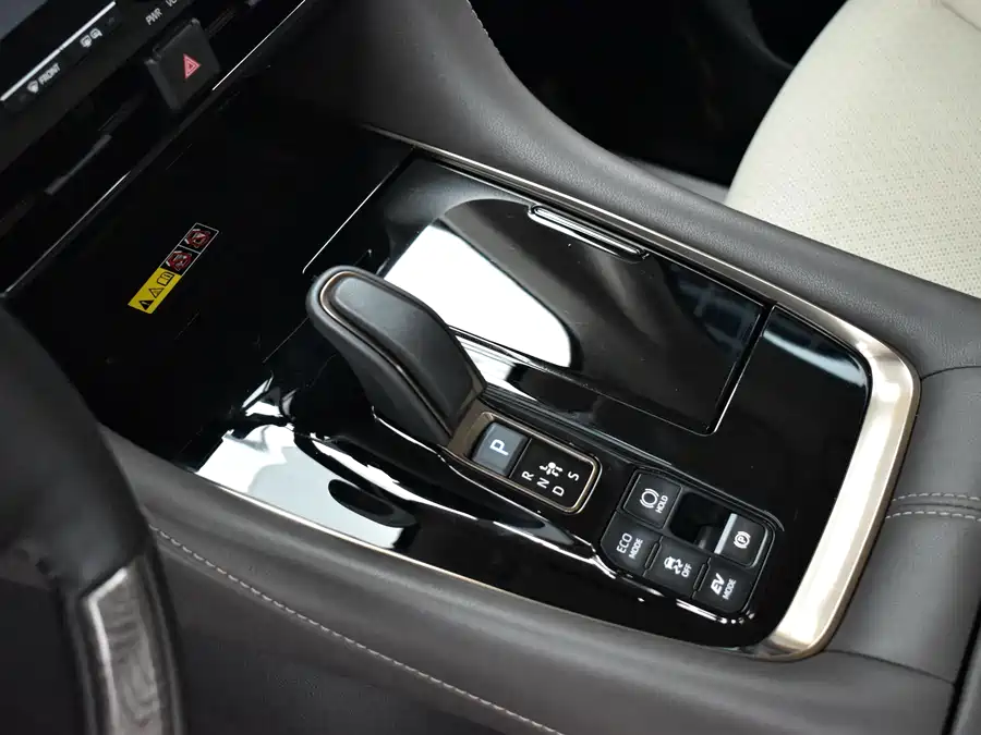 Toyota Alphard photo 11
