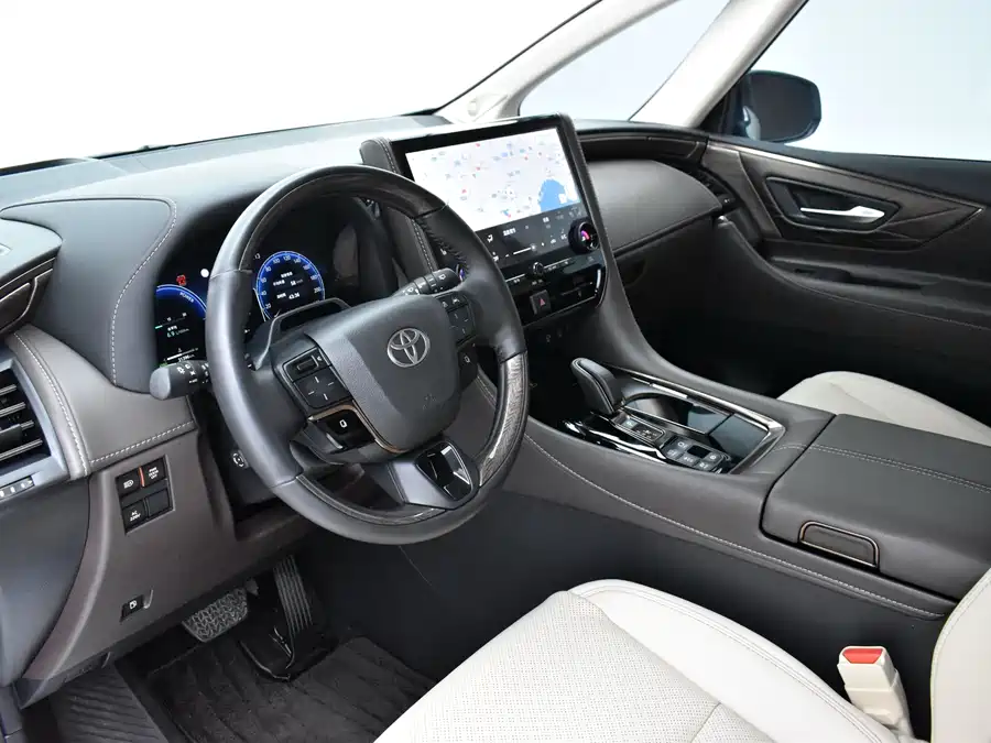 Toyota Alphard photo 13