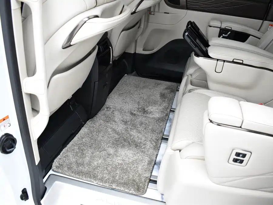 Toyota Alphard photo 17