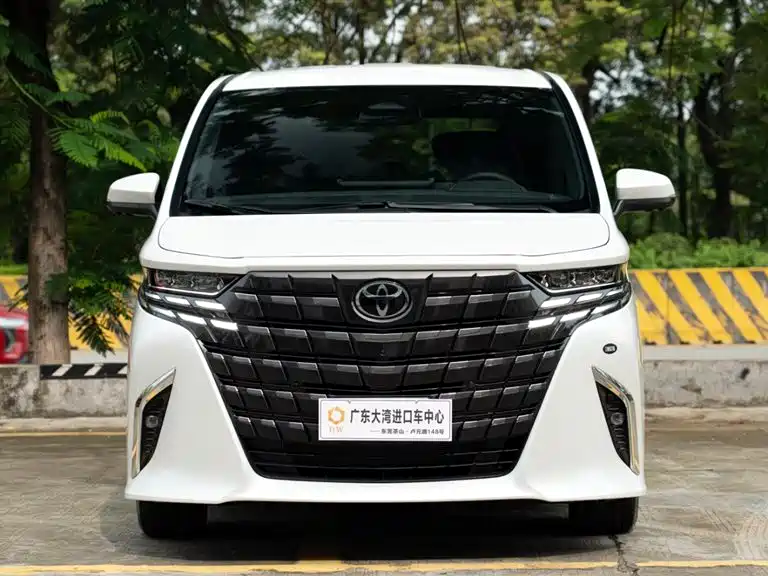 Toyota Alphard photo 11