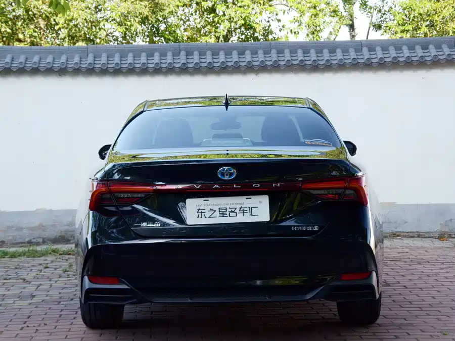 Toyota Avalon photo 3