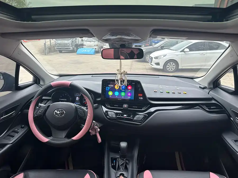 عکس Toyota IZOA شماره 10