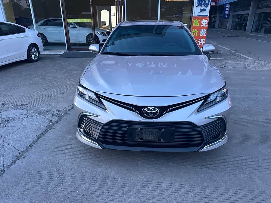 Toyota Camry photo 2