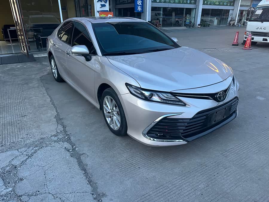 Toyota Camry photo 3