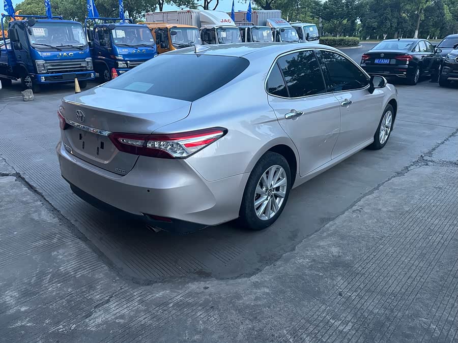 Toyota Camry photo 4