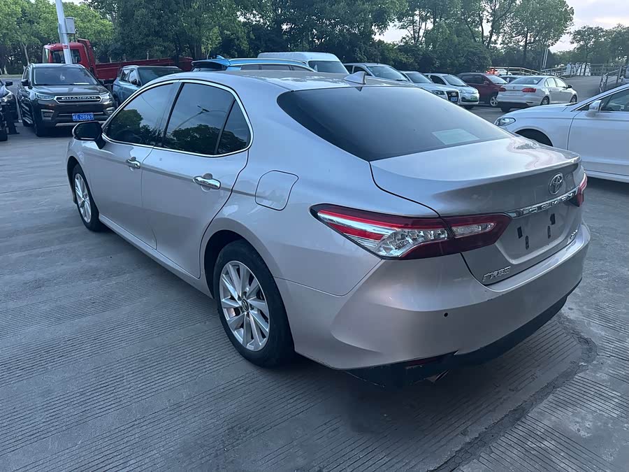Toyota Camry photo 5
