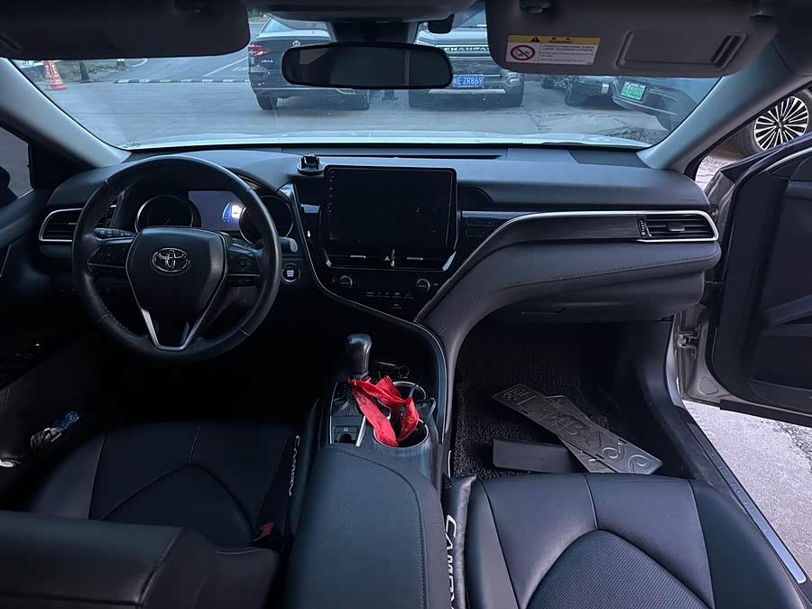 Toyota Camry photo 8