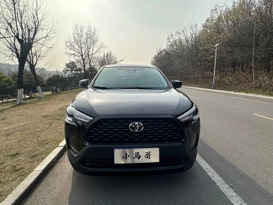 Toyota Corolla Cross photo 2