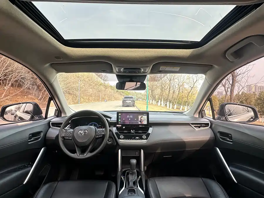 Toyota Corolla Cross photo 5