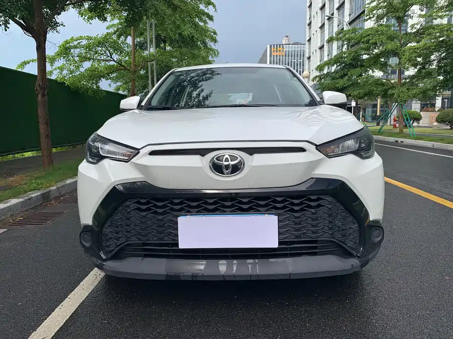 Toyota Frontlander photo 2