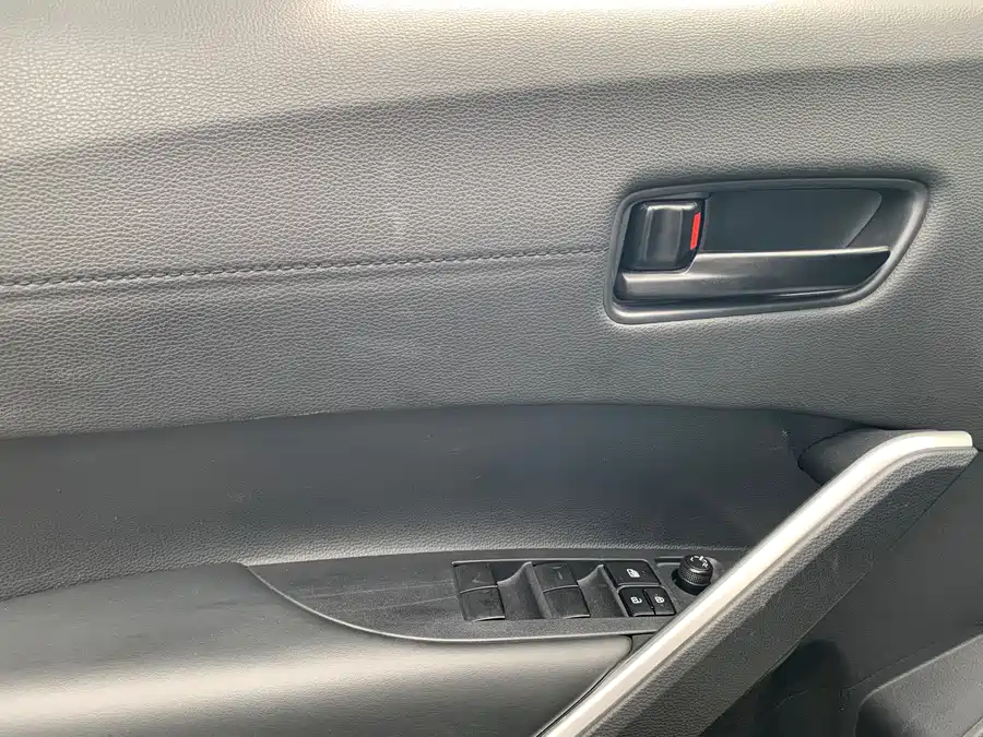 Toyota Frontlander photo 11