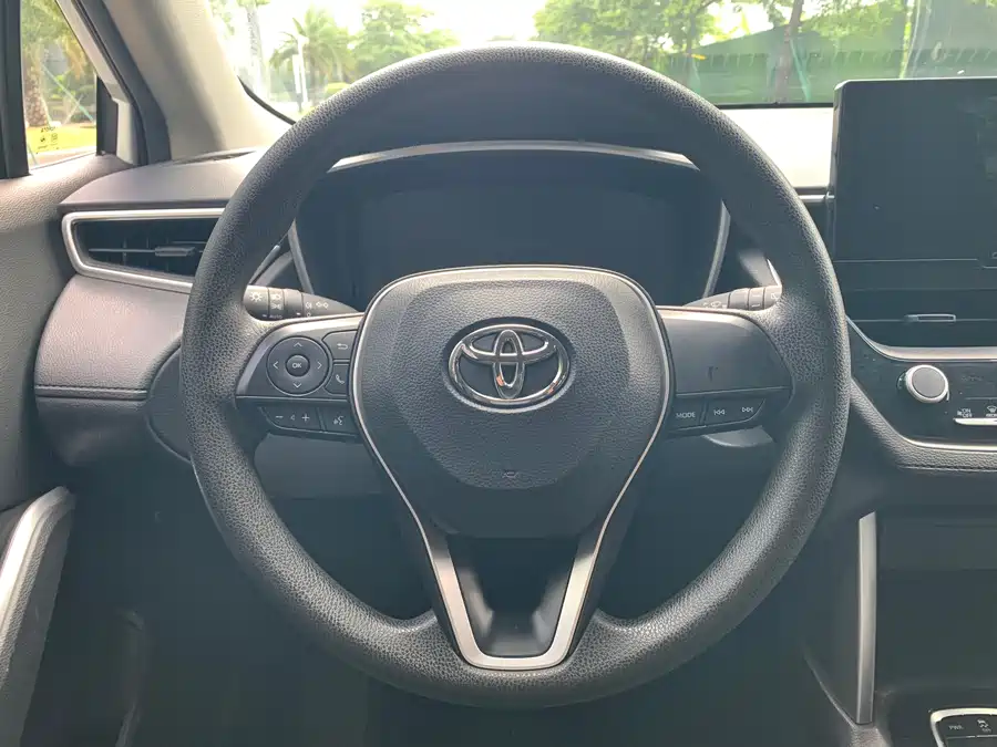 Toyota Frontlander photo 13
