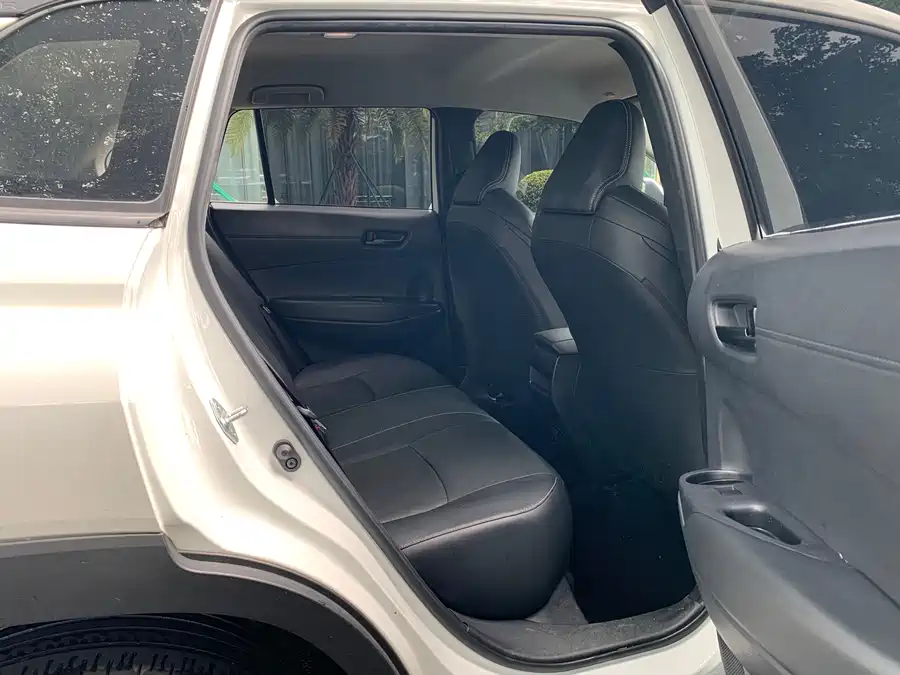 Toyota Frontlander photo 18
